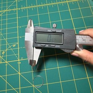 14kt white gold hoop earring